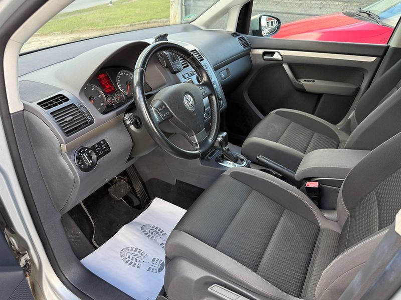 Volkswagen Touran (2009) 1.9TDI 77kW *Tažné*ALU*Servis* - fotka 8 z 21