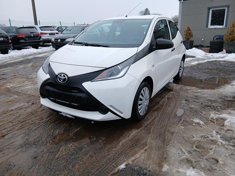 Toyota Aygo 1.0, 51 kW, klima - fotka 3 z 26