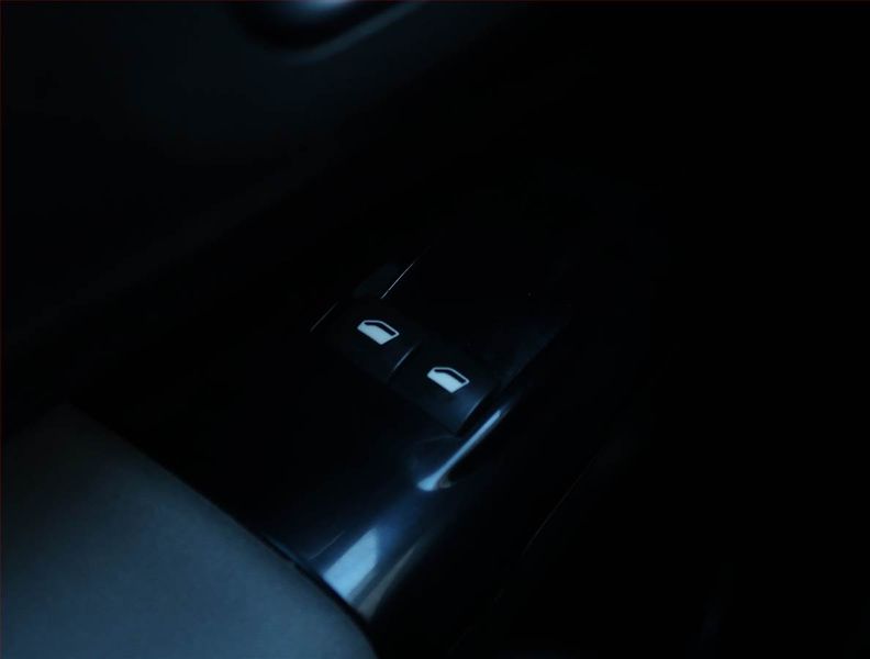 Citroën C4 Cactus (2018) 1.2 PureTech, Serv.kniha, Navi - fotka 16 z 19