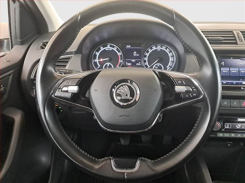 Škoda Fabia (2022) Ambition 1.0 TSI, Tempomat - fotka 16 z 16