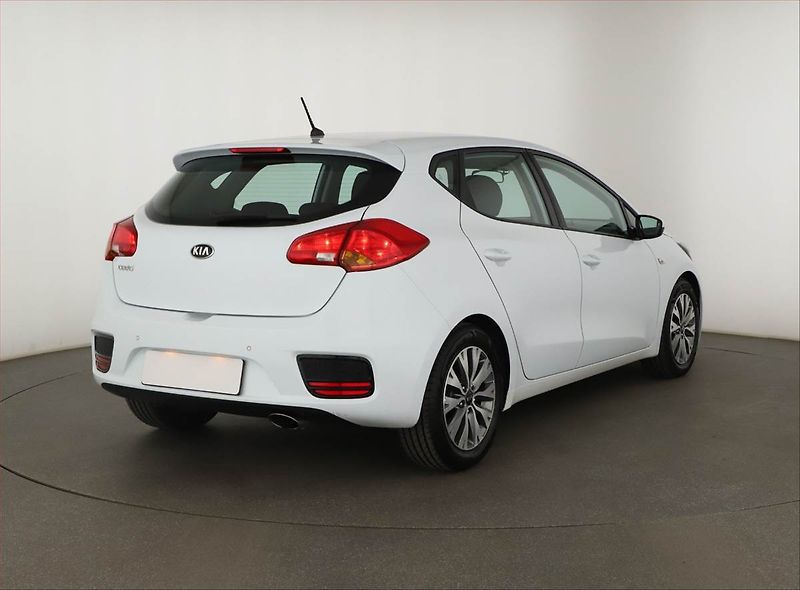 Kia Ceed (2018) 1.4 CVVT, Tempomat - fotka 5 z 21