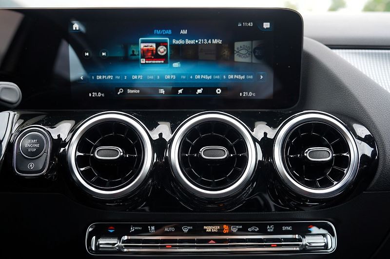 Mercedes-Benz GLA 200d Progressive/AT9/MBUX - fotka 37 z 46