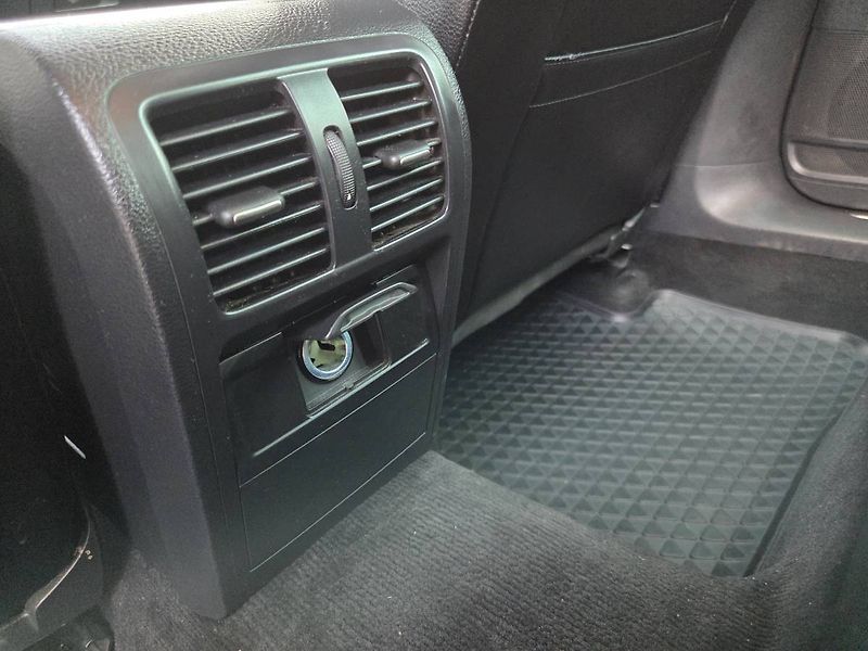 Volkswagen Passat (2014) 2.0 TDI DSG - fotka 25 z 45