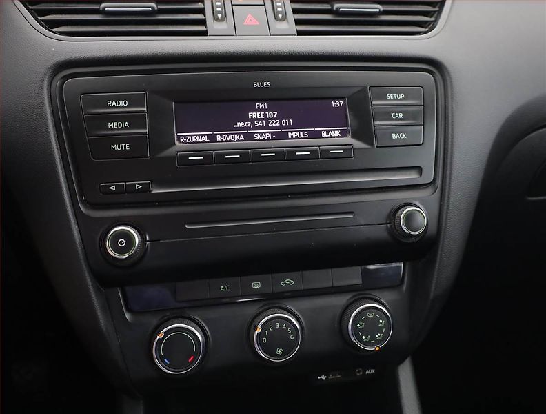 Škoda Octavia (2013) 1.2 TSI - fotka 9 z 14