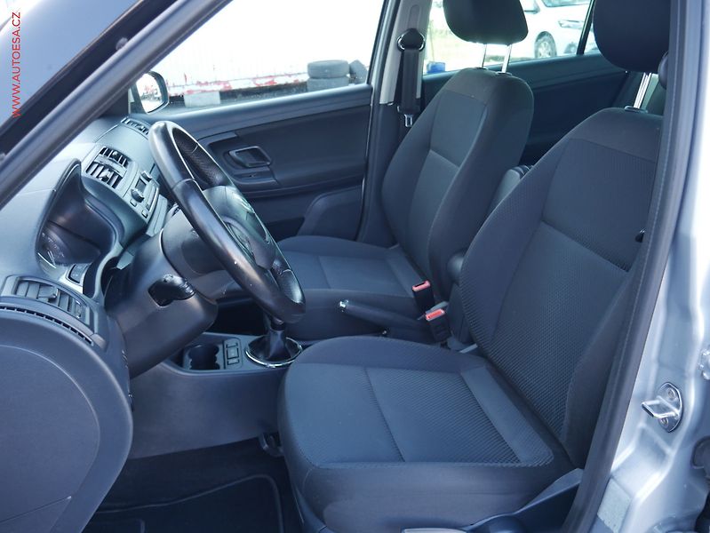 Škoda Fabia (2013) 1.2 TSi, ČR, Elegance - fotka 9 z 21