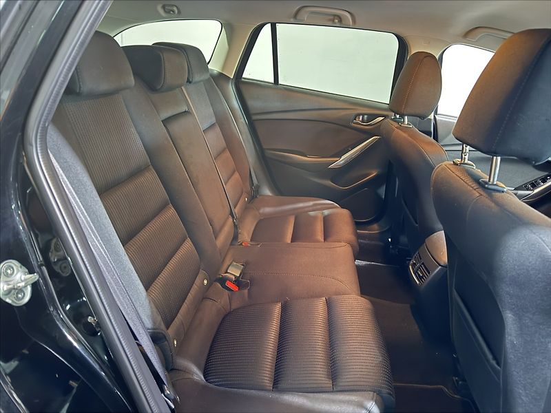 Mazda 6 2,2   D 1.MAJITEL 1.ROK ZÁRUKA - fotka 28 z 41