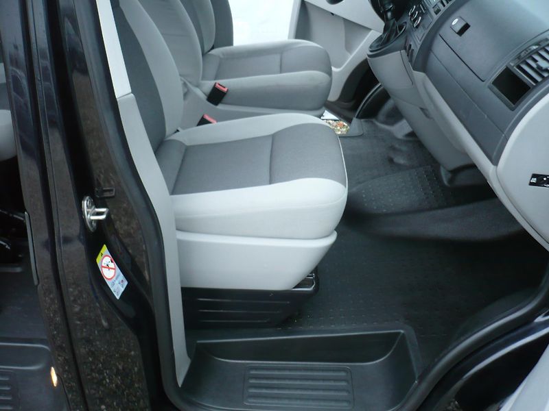 Volkswagen Transporter 2.0TDI 103Kw 8Míst - fotka 17 z 27
