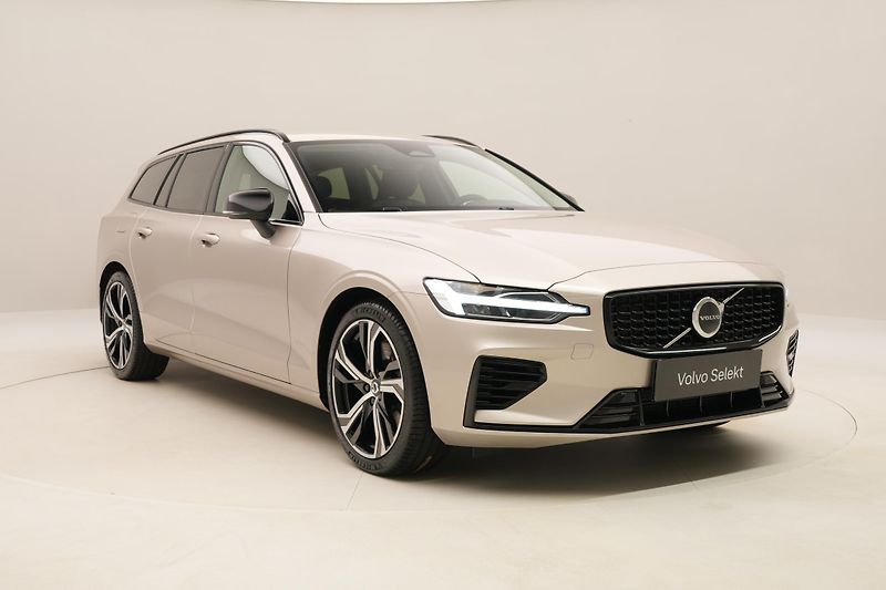 Volvo V60 T6 AWD RECHARGE DARK PLUS CZ - fotka 14 z 49