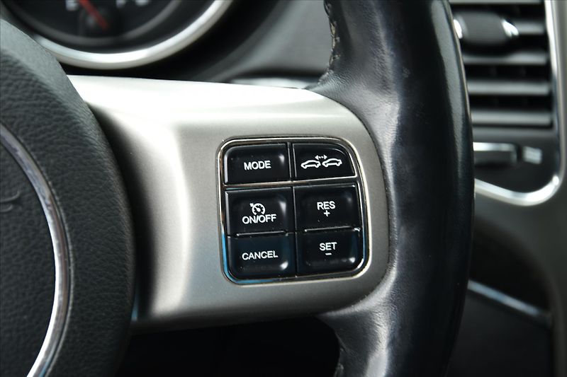 Jeep Grand Cherokee 3.0CRD 177kW AWD LIMITED TAŽNÉ - fotka 17 z 28