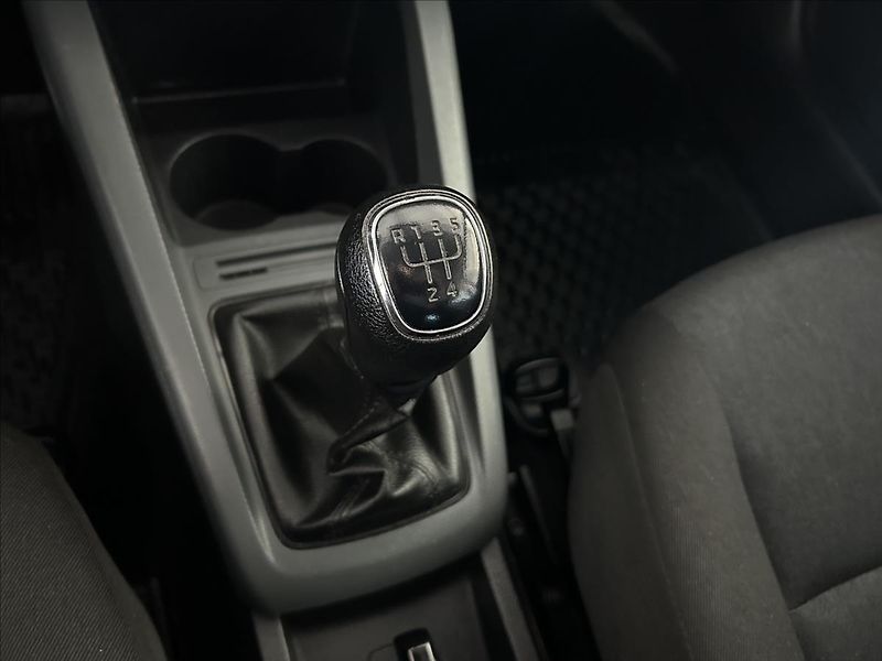 Škoda Fabia 1,2   TSI,SERVISKA,2.MAJITEL - fotka 15 z 18