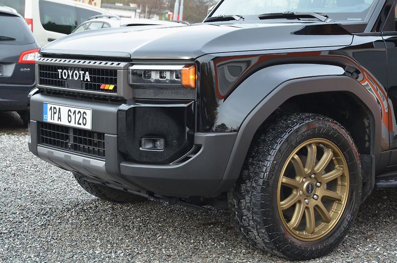 Toyota Land Cruiser 2.4 iFORCE MAX / ČR (Dajbych) - fotka 10 z 45