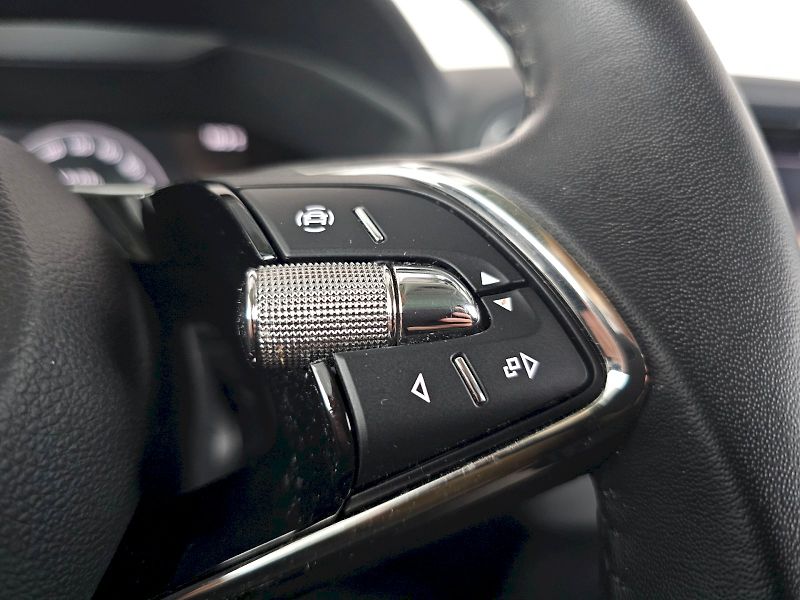 Škoda Karoq (2024) 1.5TSi 110kW AMBITION PLUS - fotka 10 z 35