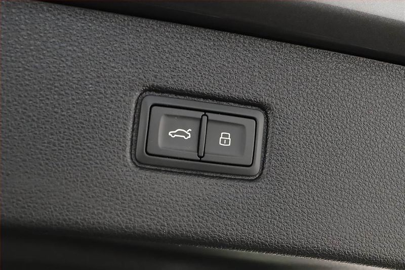 Audi Q7 (2023) 50 TDI - fotka 17 z 20