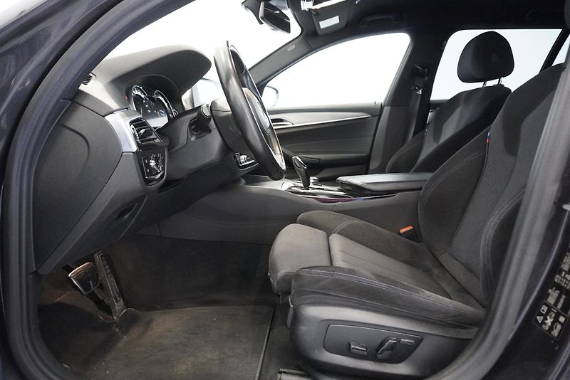 BMW Řada 5 520D TOURING XDRIVE STEPTRONIC - fotka 11 z 29