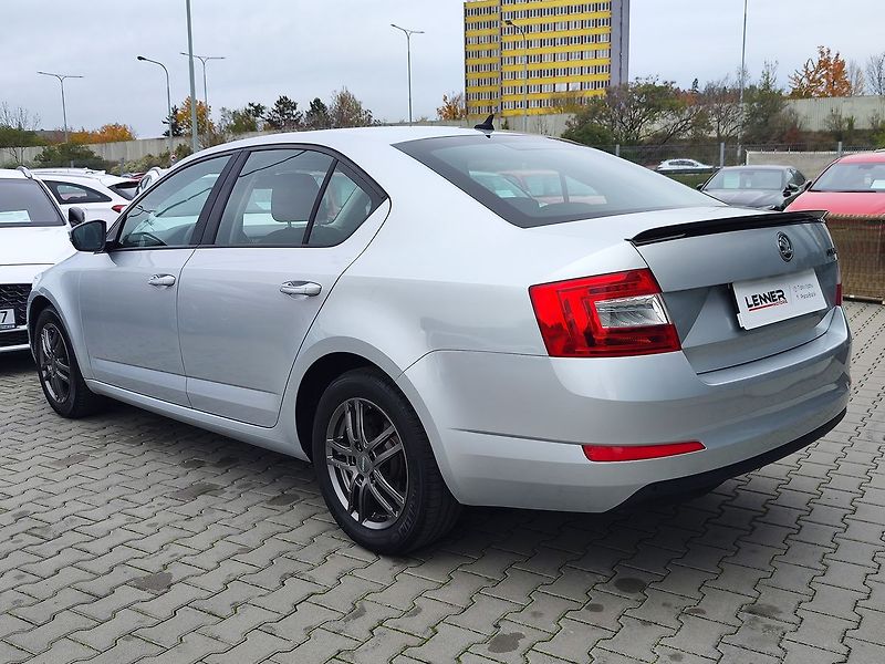 Škoda Octavia 1.6 TDI/81kW Style - fotka 7 z 28