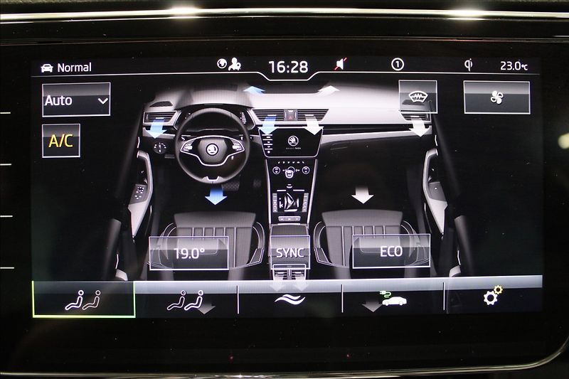 Škoda Superb 1,4 IV 115KW Style DSG - fotka 25 z 37