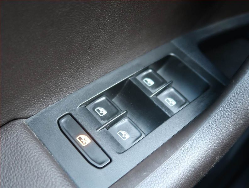 Škoda Octavia (2018) Laurin&Klement 1.4 TSI - fotka 16 z 24