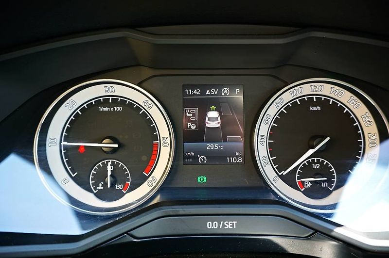 Škoda Superb (2017) L&K 2,0 TDI 140 kW - fotka 45 z 62