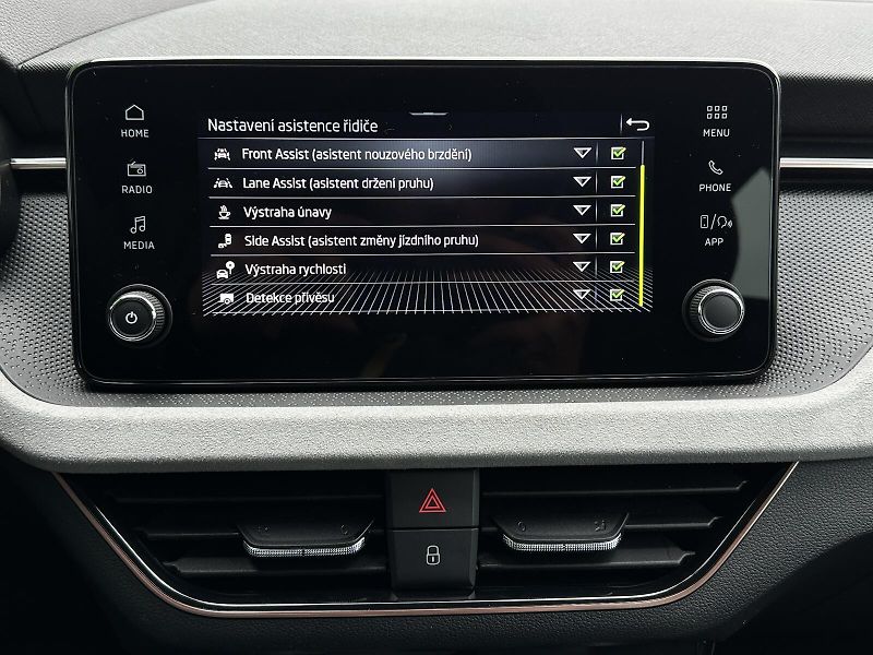 Škoda Scala 1.0TSi DSG 116PS LED V.Cockpit - fotka 33 z 46