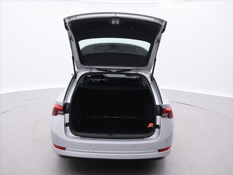 Škoda Octavia 2,0 TDI 85kW Ambition CZ DPH - fotka 9 z 27