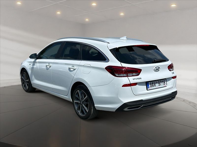 Hyundai i30 1,5 T-GDI Style AT 5d - fotka 4 z 11