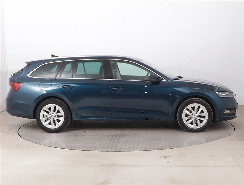 Škoda Octavia (2023) Style 2.0 TDI, Automat - fotka 6 z 17