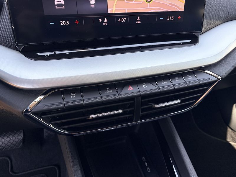 Škoda Octavia 2.0TDI STYLE VIRTUAL REZERVACE - fotka 24 z 53