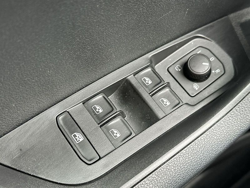 Škoda Karoq (2025) 2.0 TSI 4x4 DSG Sportline - fotka 17 z 36