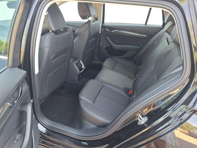 Škoda Octavia (2023) COMBI / 2.0 TDI / 85 kW / 6MP - fotka 25 z 33