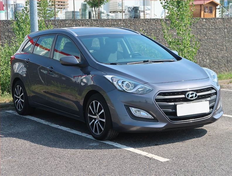 Hyundai i30 (2016) 1.6 MPI, Navi, Tempomat - fotografie inzerátu