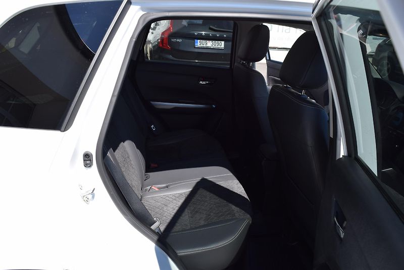 Suzuki Vitara (2019) 1.4 103kw BOOSTER JET ALL GRIP - fotka 43 z 50