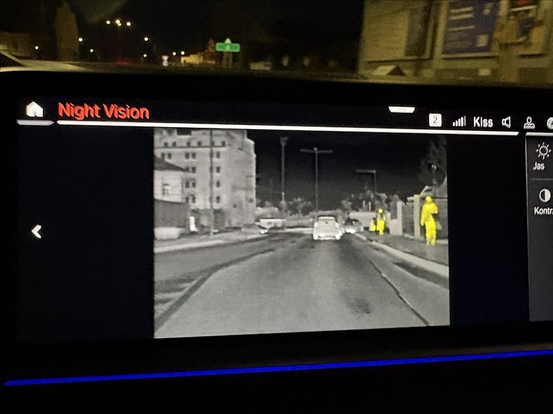 BMW X6 xD 40i M TV NIGHT V MASÁŽE - fotka 43 z 44