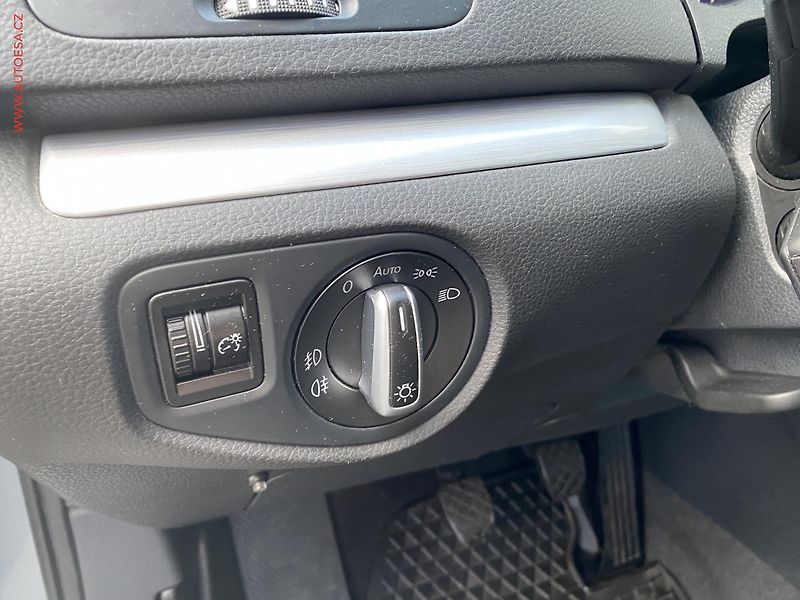 Volkswagen Sharan (2013) 2.0 TDi 7míst, Highline - fotka 15 z 19