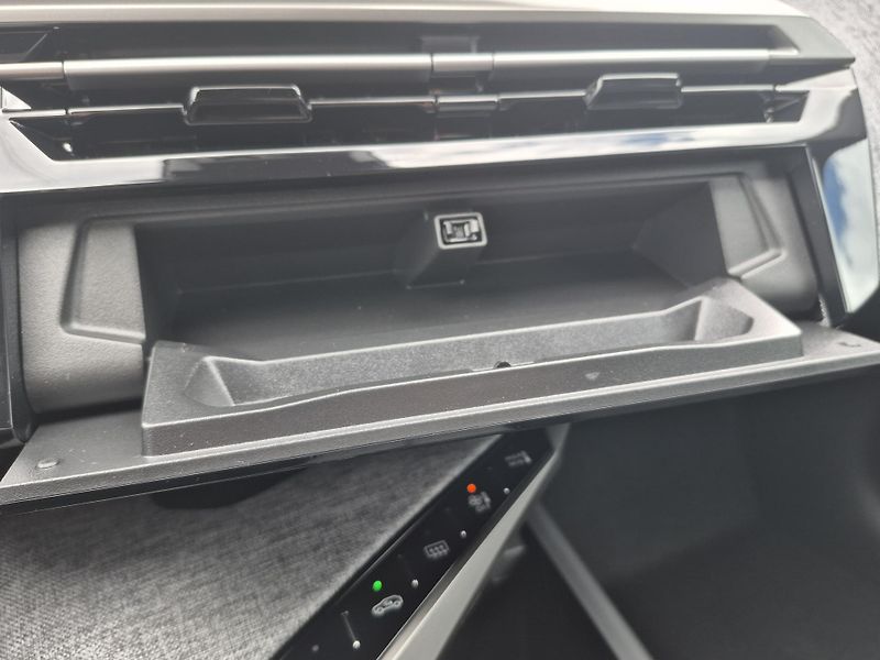 Peugeot 3008 (2026) ALLURE Hybrid 145 e-DCS6    - fotka 17 z 21