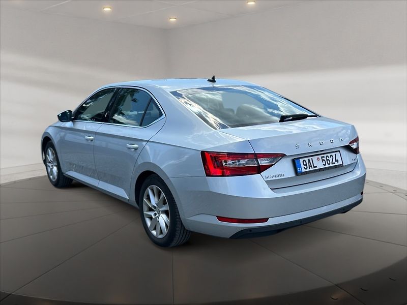 Škoda Superb 2,0 TDI 147 Style 4x4 Aut - fotka 4 z 11