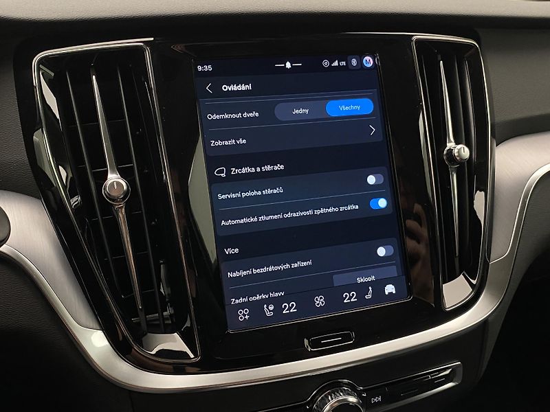 Volvo V60 (2026) B4 AUT CORE - fotka 45 z 56