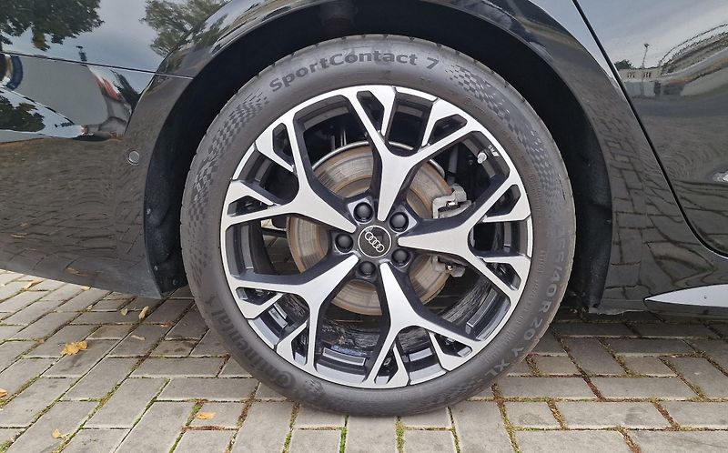 Audi A6 Avant (2025) quattro S-line Vzduch Pano Taž - fotka 46 z 52