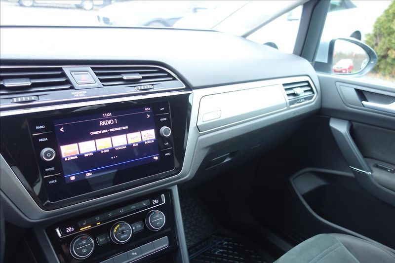 Volkswagen Touran 2,0 TDi 110KW,ČR,SERV.KN.,DSG. - fotka 33 z 34