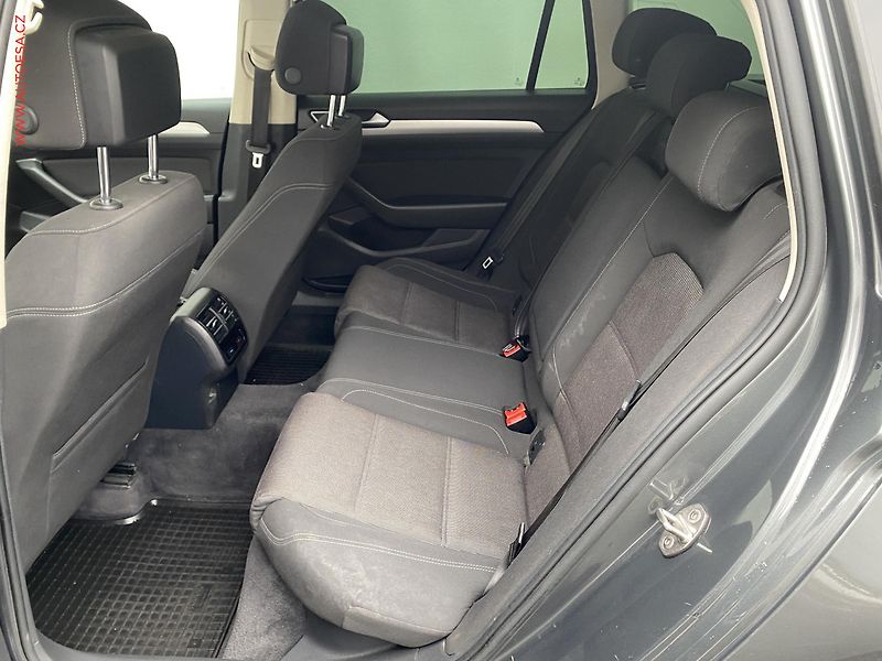 Volkswagen Passat (2015) 1.6TDi, DSG, LED - fotka 10 z 19