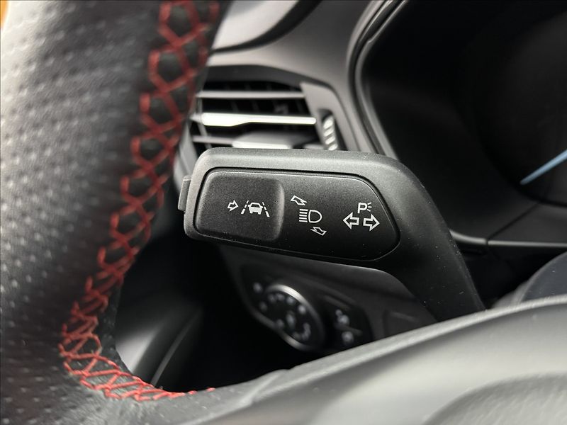 Ford Focus 1,5 ST-LINE ZÁRUKA LED 1MAJ ČR - fotka 10 z 40