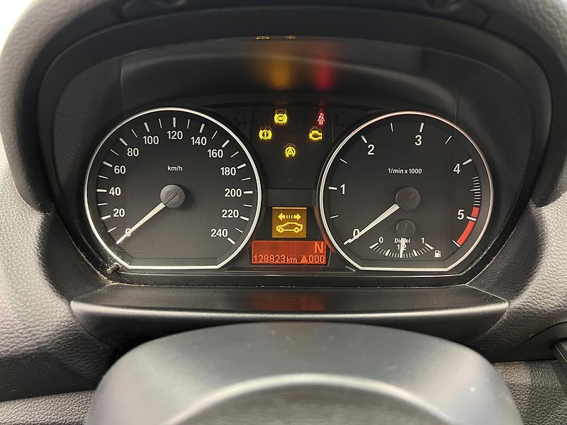 BMW Řada 1 118D 105kW - fotka 9 z 13