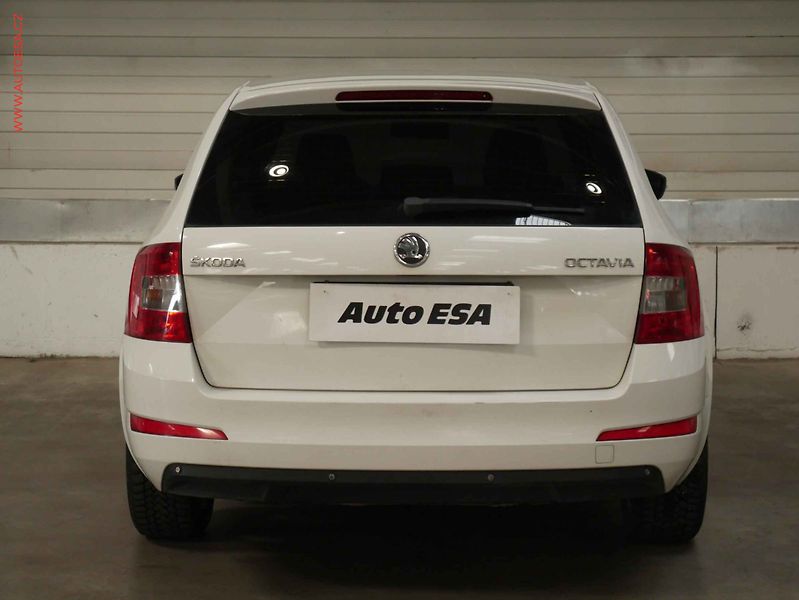 Škoda Octavia (2014) 1.6TDi, ČR, AC, park.asist - fotka 5 z 15