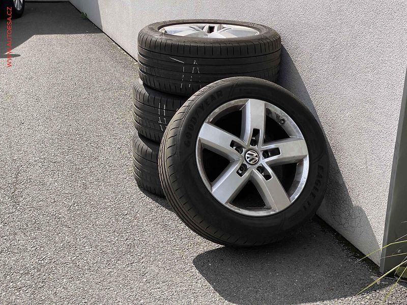 Volkswagen Touareg (2015) 3.0 TDi V6 4x4, AT, kůže - fotka 23 z 23