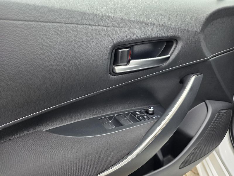 Toyota Corolla (2023) 1.8-1MAJITEL-PRAVIDELNÝ SERVIS - fotka 12 z 14