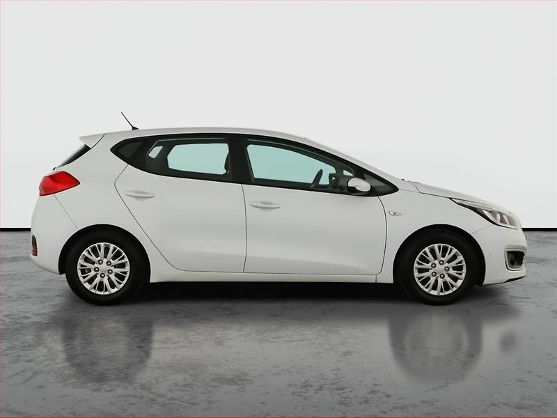 Kia Ceed (2016) 1.4 CVVT, Tempomat - fotka 6 z 12