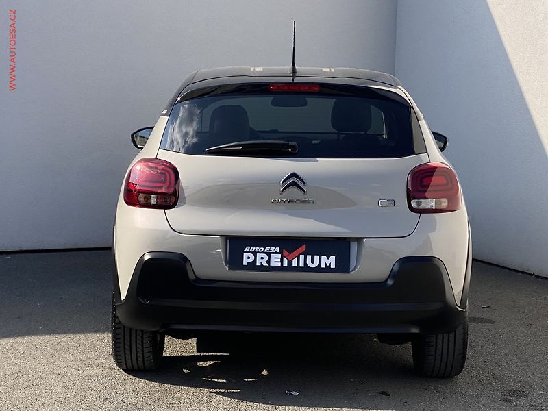 Citroën C3 (2022) 1.2 PT, Shine, LED, navi - fotka 5 z 19