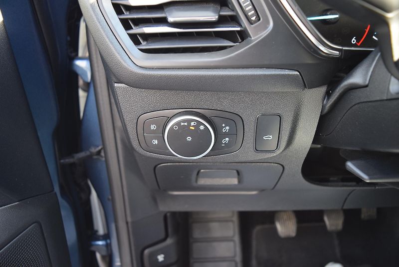 Ford Focus (2019) 2.0TDCI 110kw EcoBlue TAŽN LED - fotka 34 z 49