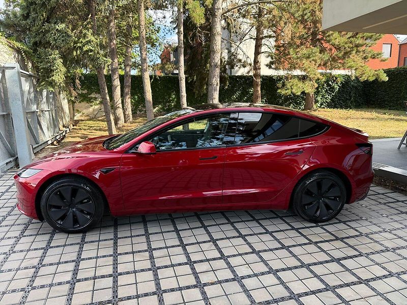 Tesla Model 3 Standart Range Premium - fotka 3 z 37