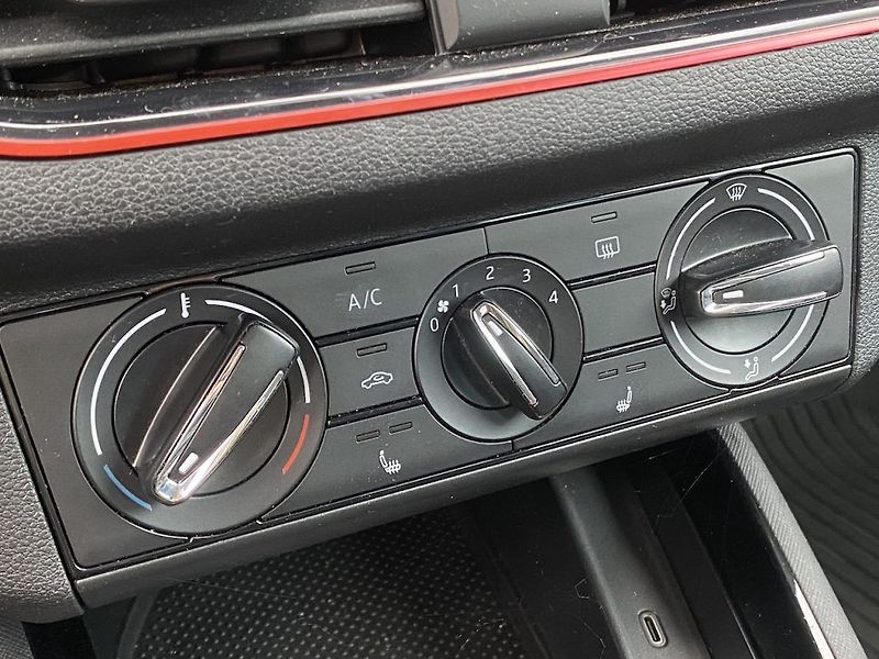 Škoda Scala 1.6TDi, ČR-1m, manual - fotka 13 z 17