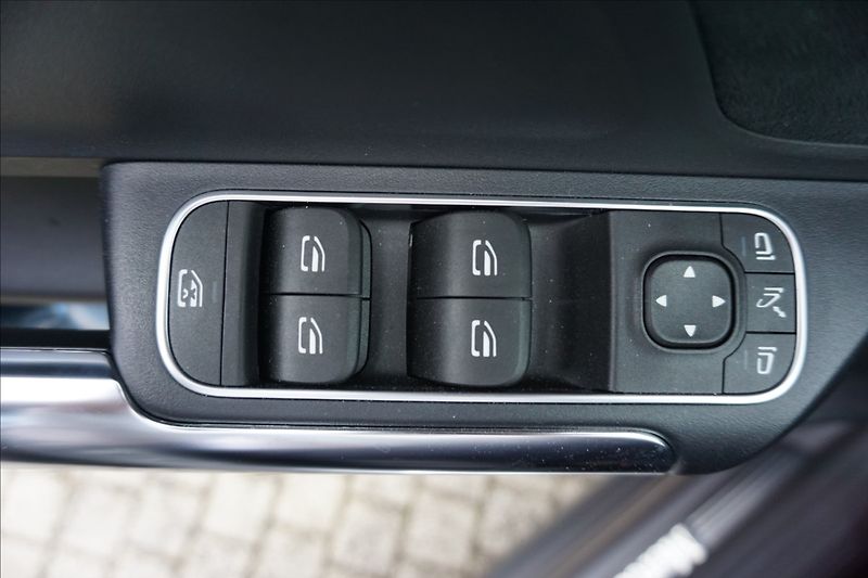 Mercedes-Benz GLA 2,0 250 4M neodpočtové - fotka 9 z 18